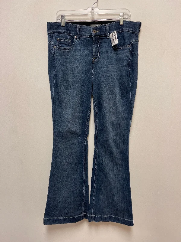 Jeans Flared By Torrid In Blue Denim, Size: 14